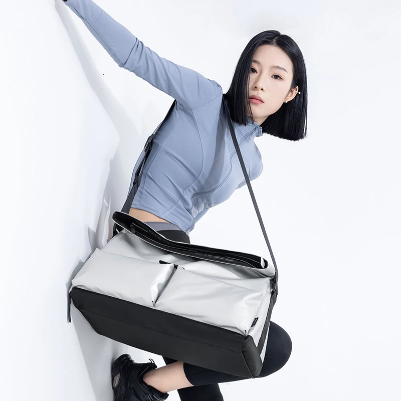 男女通用大容量健身包时尚休闲旅行包单肩斜挎包防水独立鞋仓