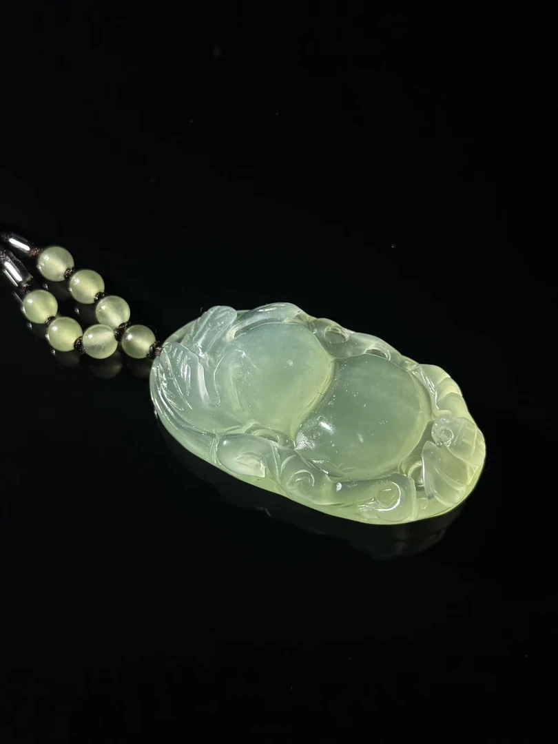 纯天然岫玉葫芦精美吊坠