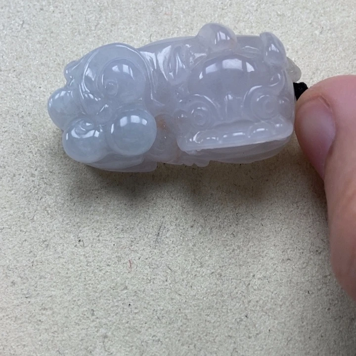 翡翠未镶嵌颈饰霸王