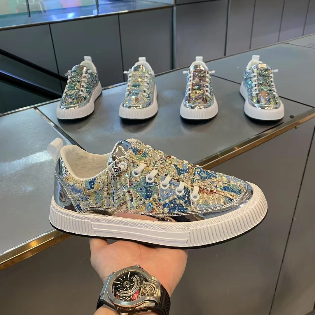 2025夏季时尚烫钻男士新款百搭舒适软底透气轻便休闲男鞋（标准码）