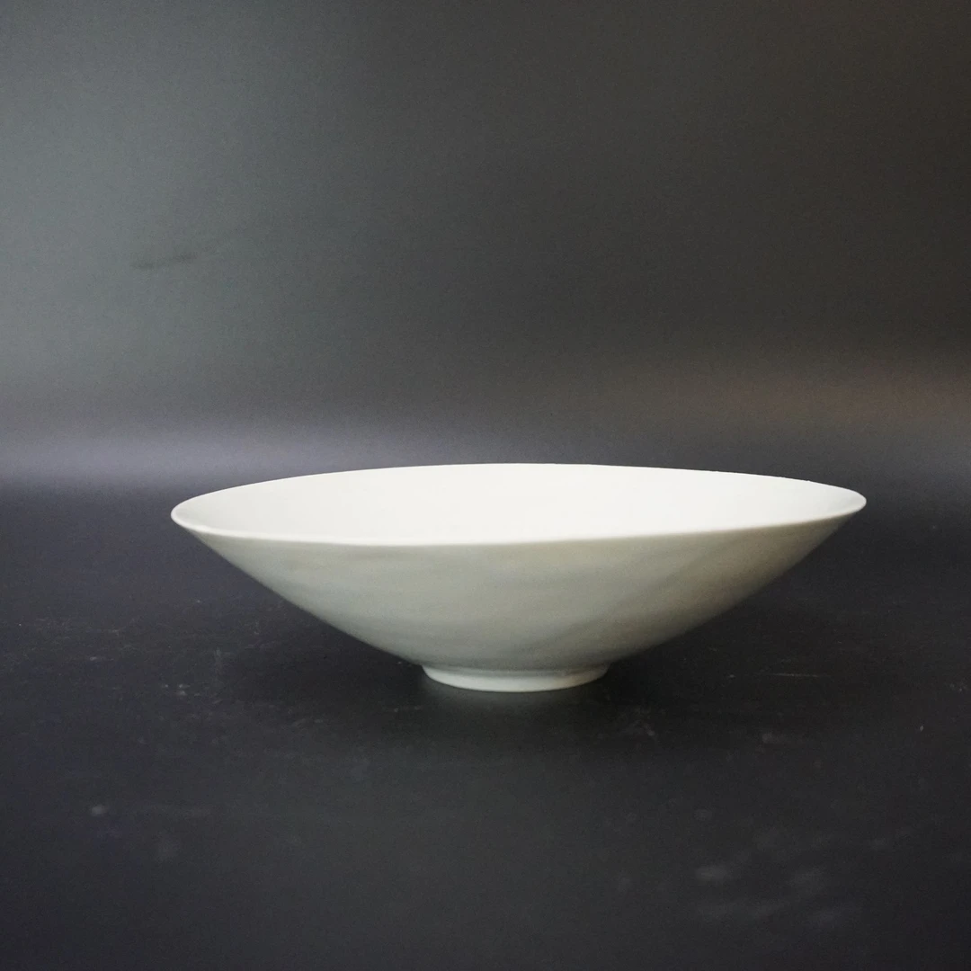 Lot25120900明早期影青釉暗刻碗 高：约4.7cm直径：约17.8cm