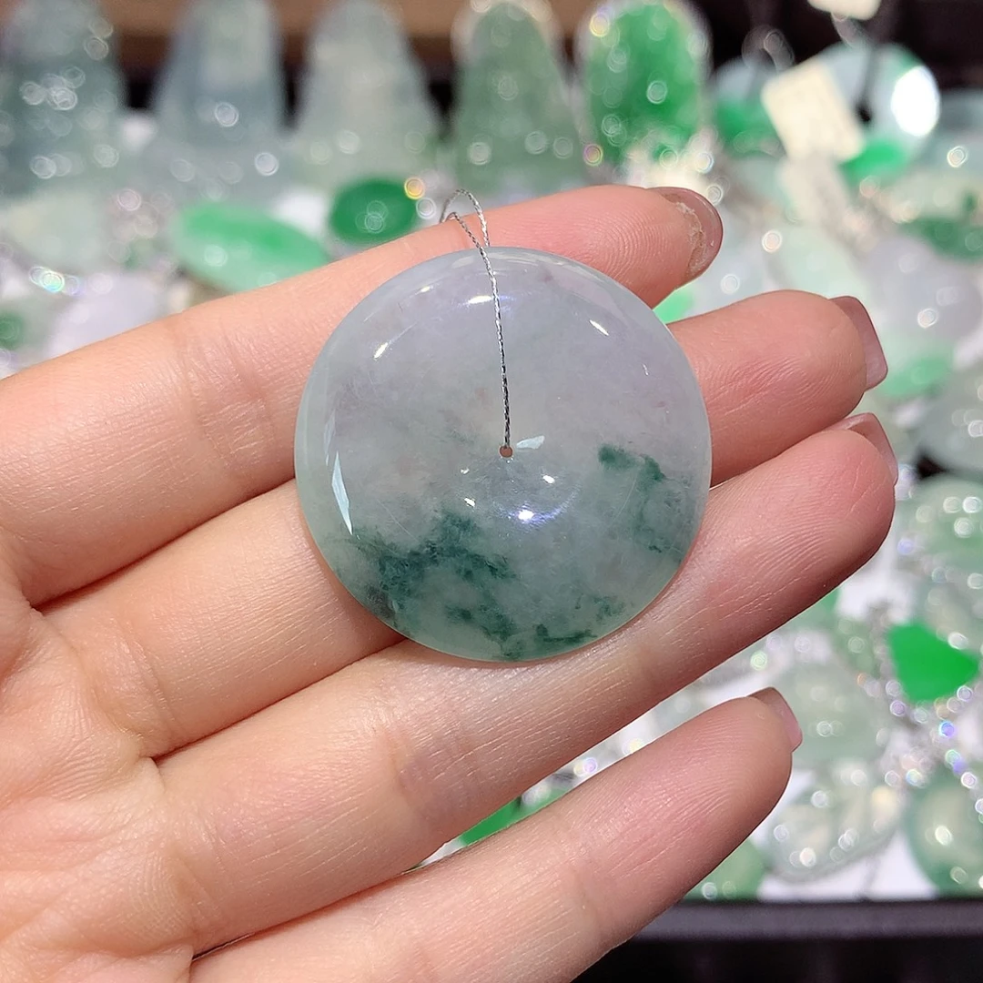 翡翠未镶嵌颈饰扣