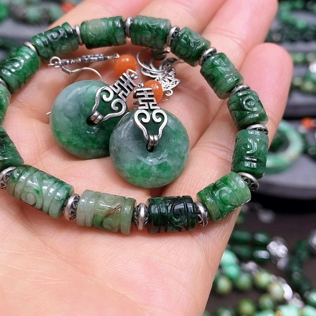 未镶嵌手链翡翠漂亮美眉