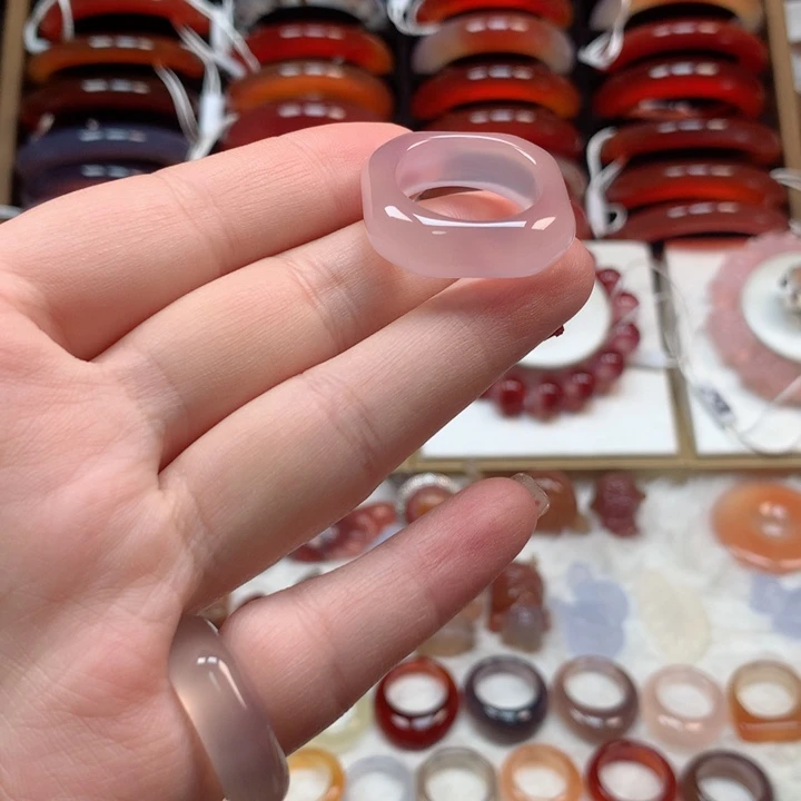 玛瑙/玉髓手镯未镶嵌-****?