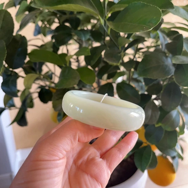 天然和田玉宽版轮胎女士手镯老料油性好时尚美观价格实惠