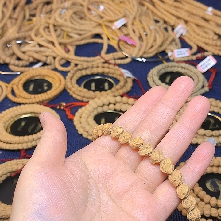 一***哥吊坠柏香籽/百香籽