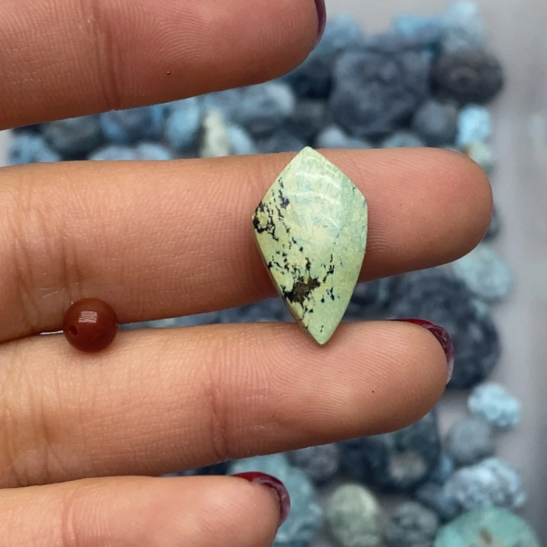 南红玛瑙未镶嵌珠宝奇石