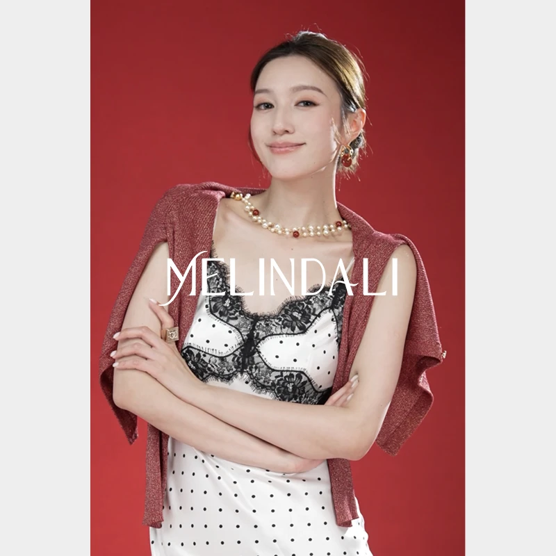 MelindaLi 斜裁波点印花面料蕾丝边吊带连衣裙