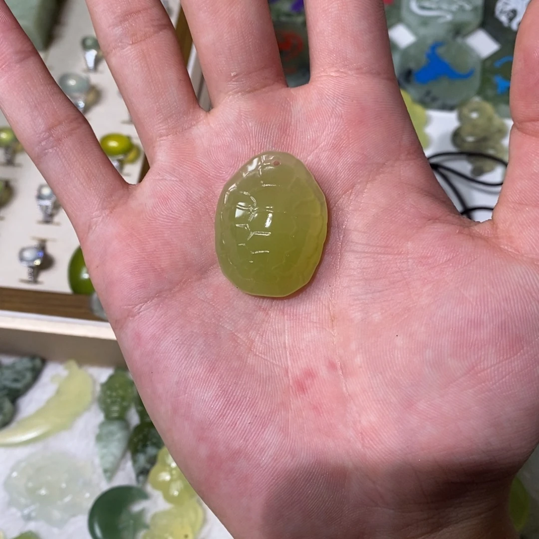 ****千未镶嵌岫玉吊坠(赠链)