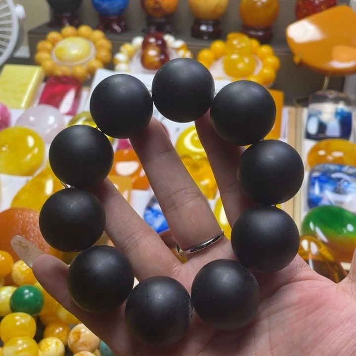 琥珀未镶嵌珠宝奇石手串等多种款式可选择