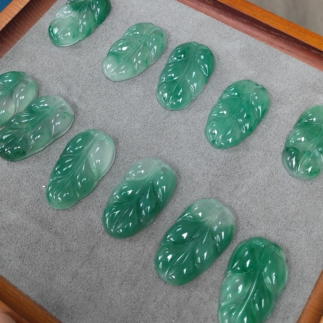 天然保真  A货飘花金枝玉叶 多样性发一个 镶嵌