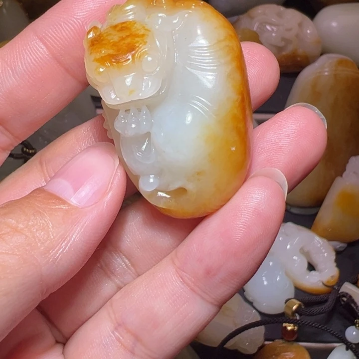 和田玉挂件未镶嵌一**王