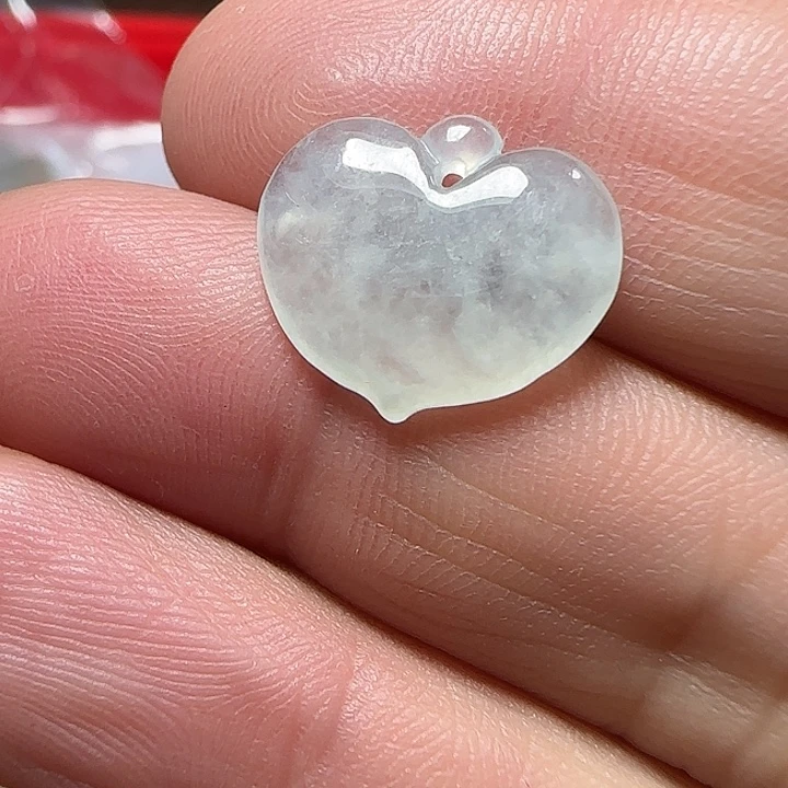 翡翠未镶嵌颈饰天然缅甸翡翠小爱心