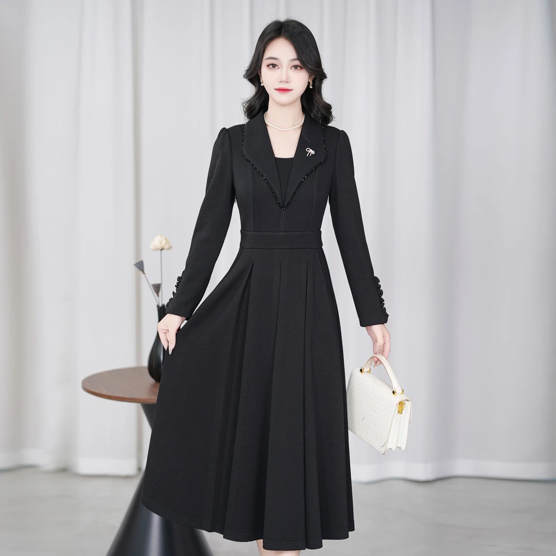 2025春季新款黑色长袖连衣裙穿搭时尚气质显瘦轻奢华夫格长裙女