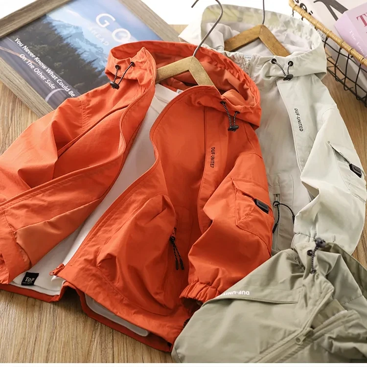 童装外套春秋上衣中大童风衣户外儿童连帽登山服防风童装潮