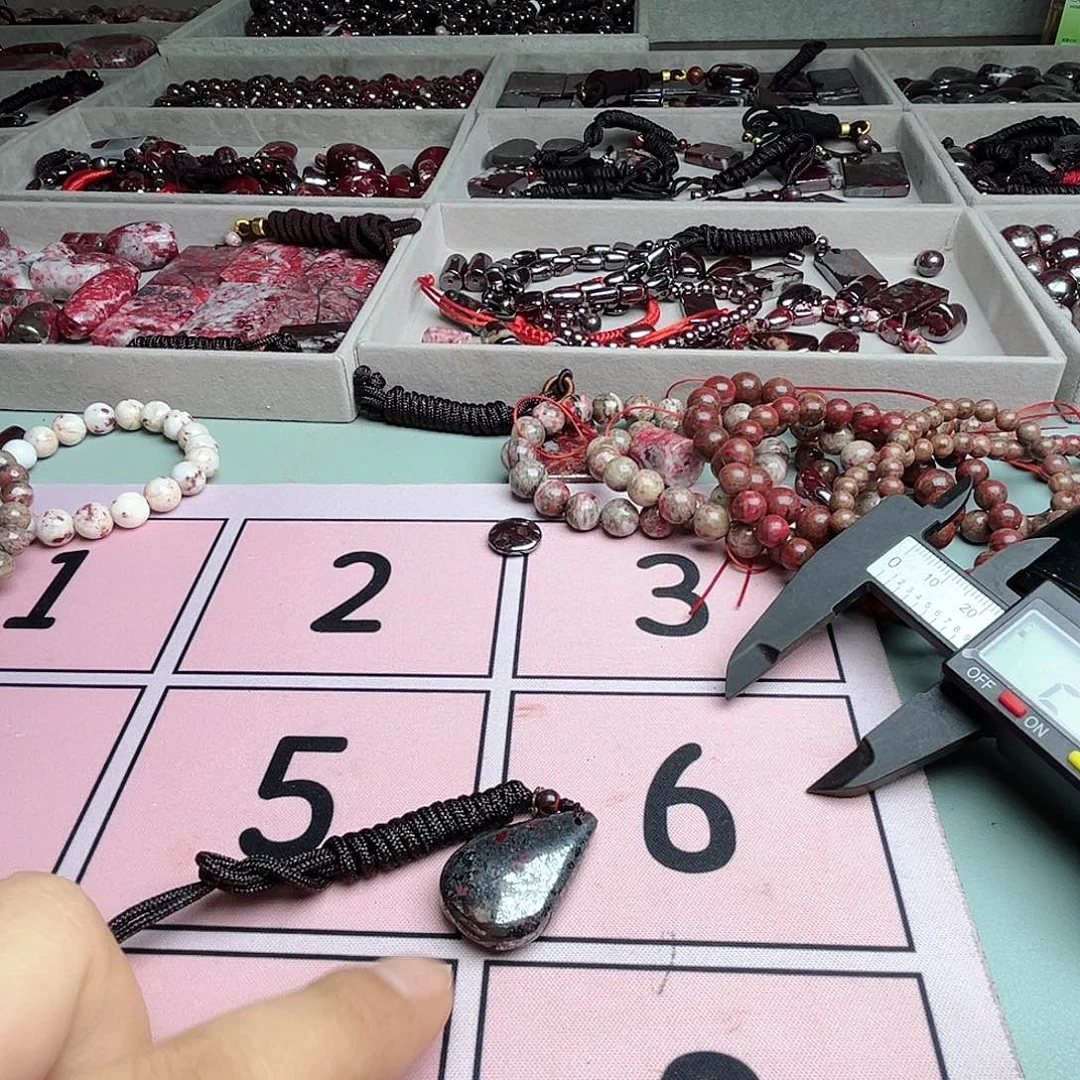 紫砂天然朱砂辰石吊坠