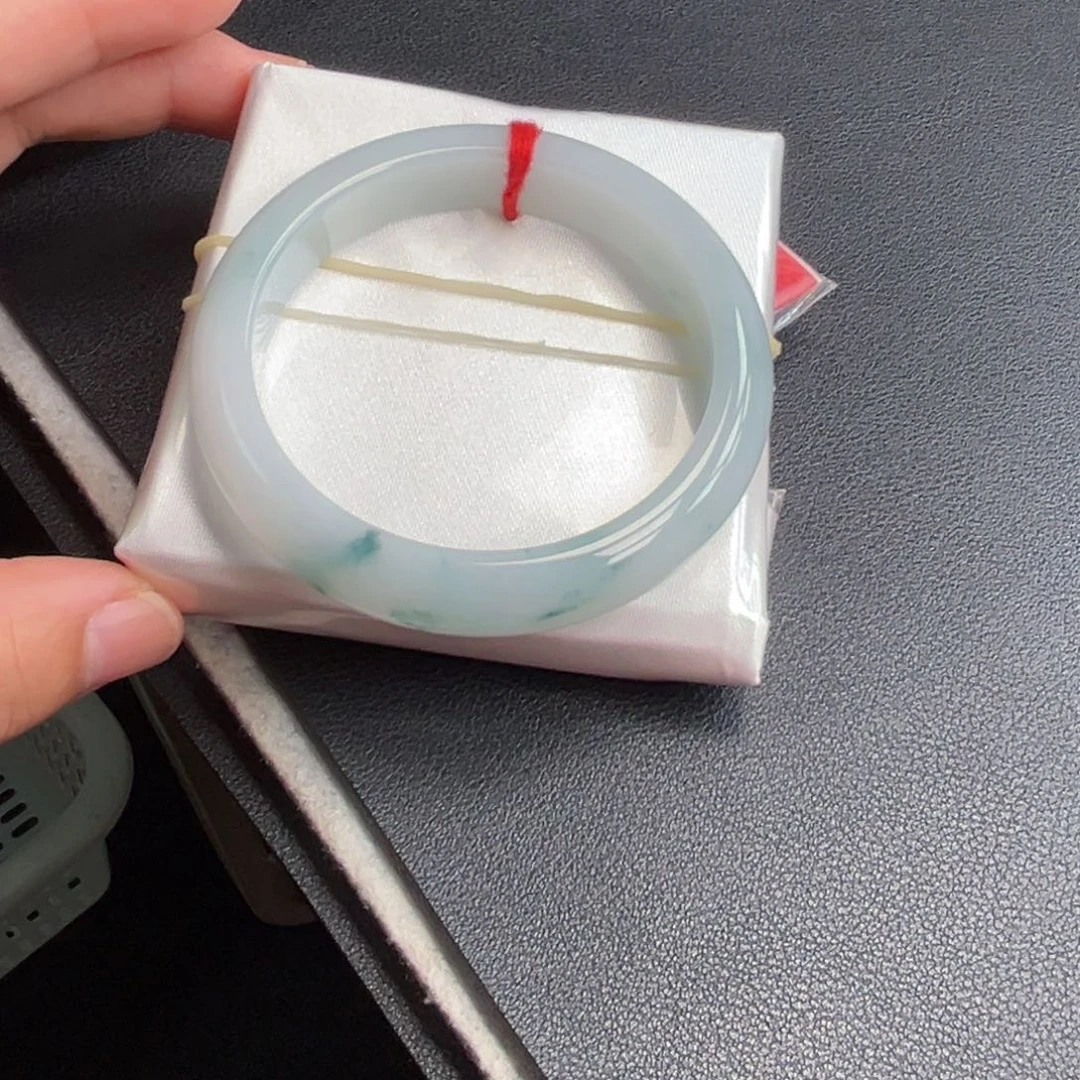 翡翠未镶嵌手镯手镯