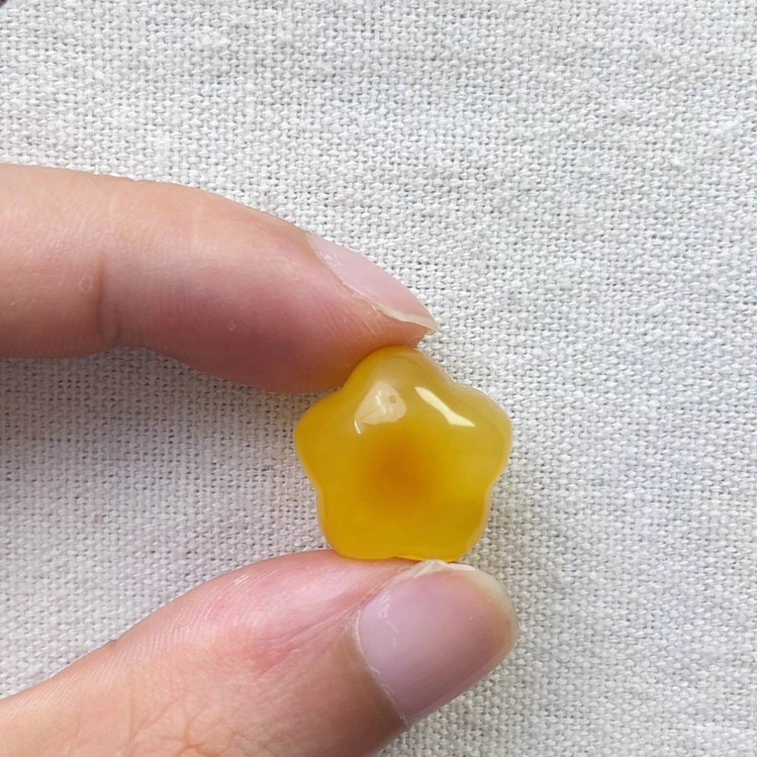 裸石琥珀未镶嵌星星