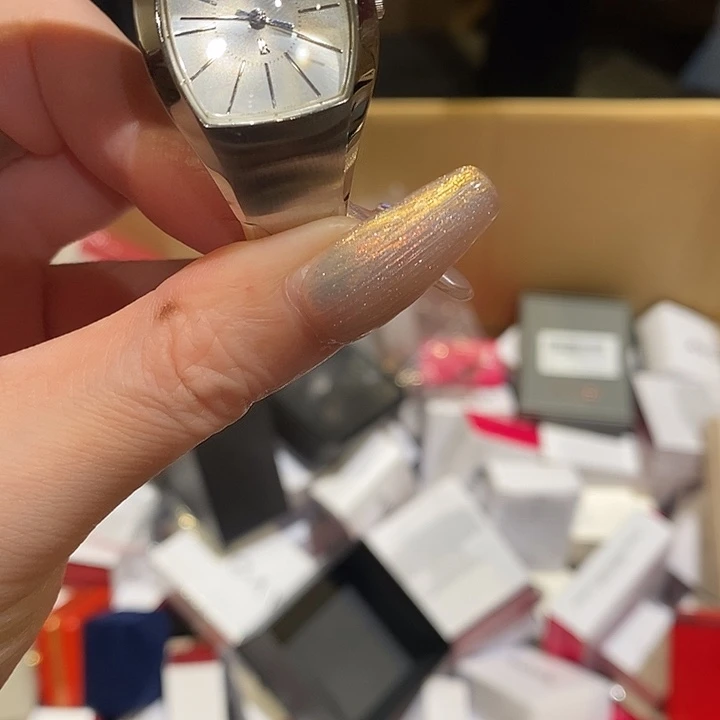 菠****中古香水沐浴露持久留香