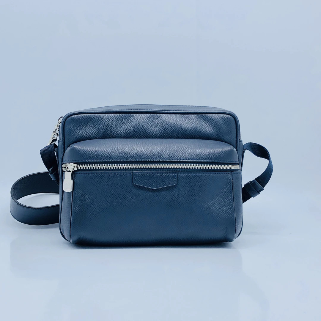 99新 LouisVuitton/路易威登 藏蓝色outdoor斜挎包/4637号 芯片款