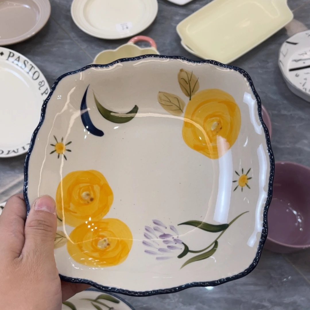 陶瓷微瑕餐具介意勿拍，满18飞！