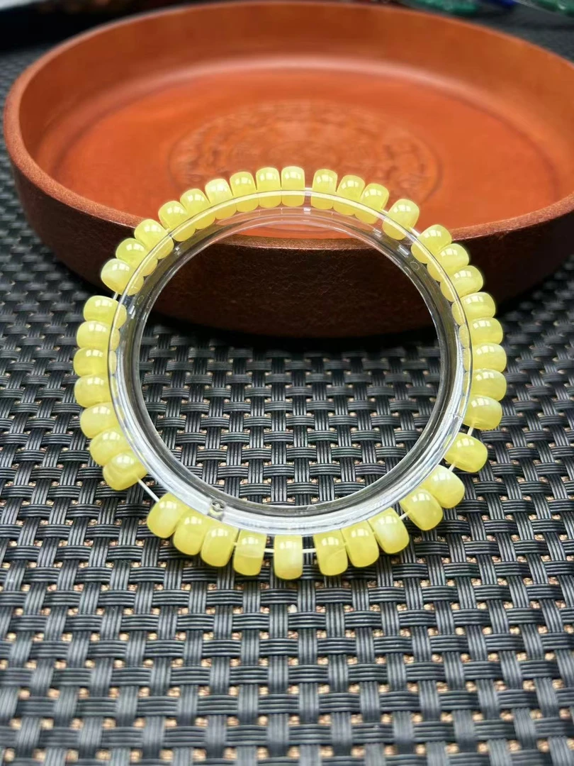 362 精工白花8mm隔珠手串