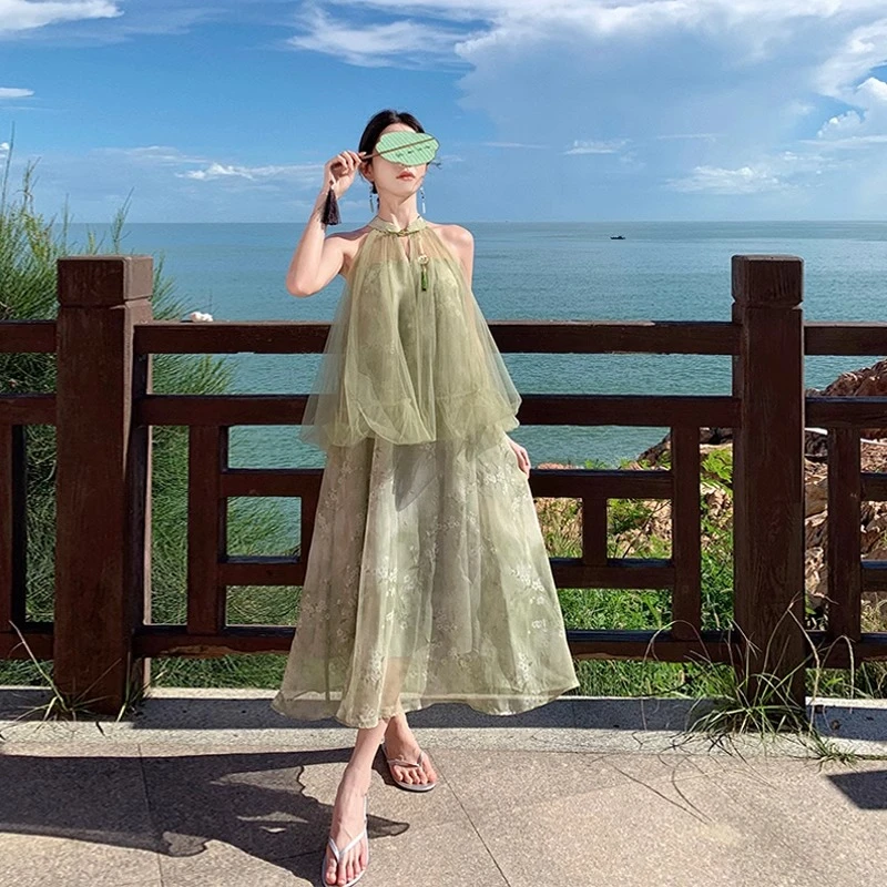 新中式轻国风复古绝美网纱假两件套气质绿色碎花挂脖连衣裙女夏季