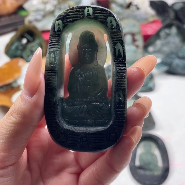 翡翠未镶嵌颈饰毛货