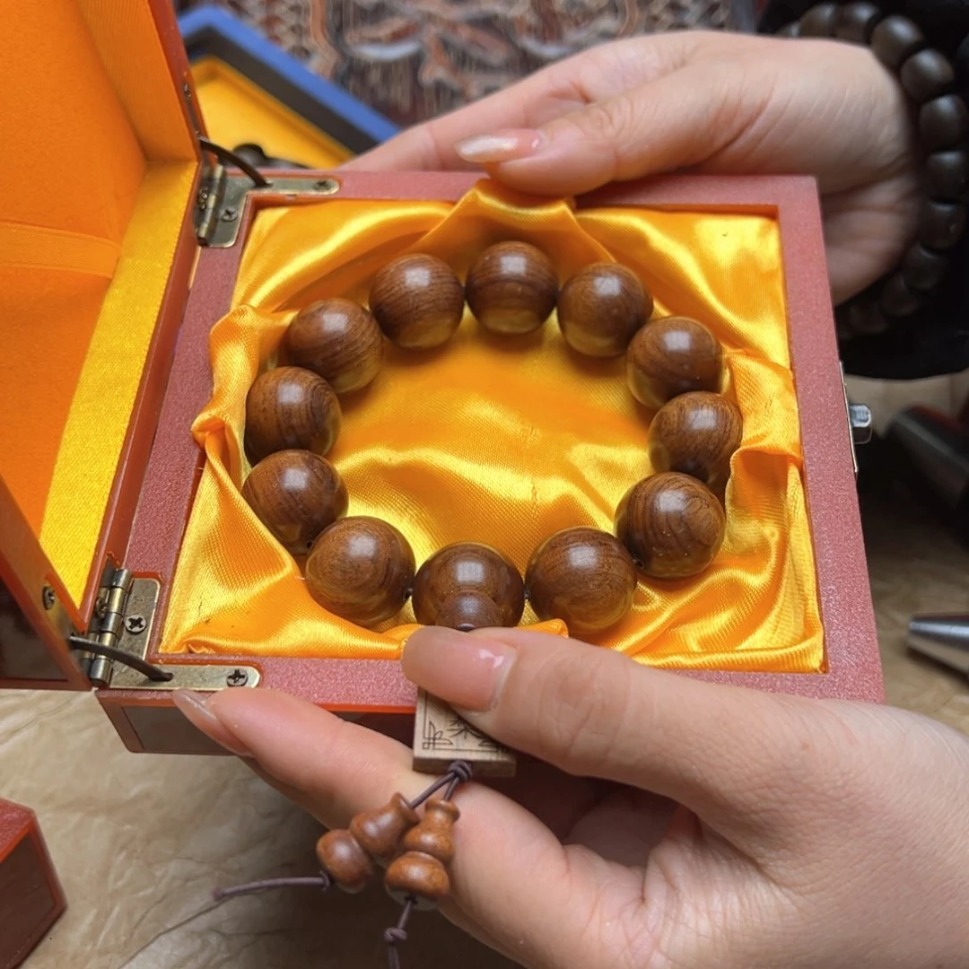 大叶紫檀（黑酸枝木类）