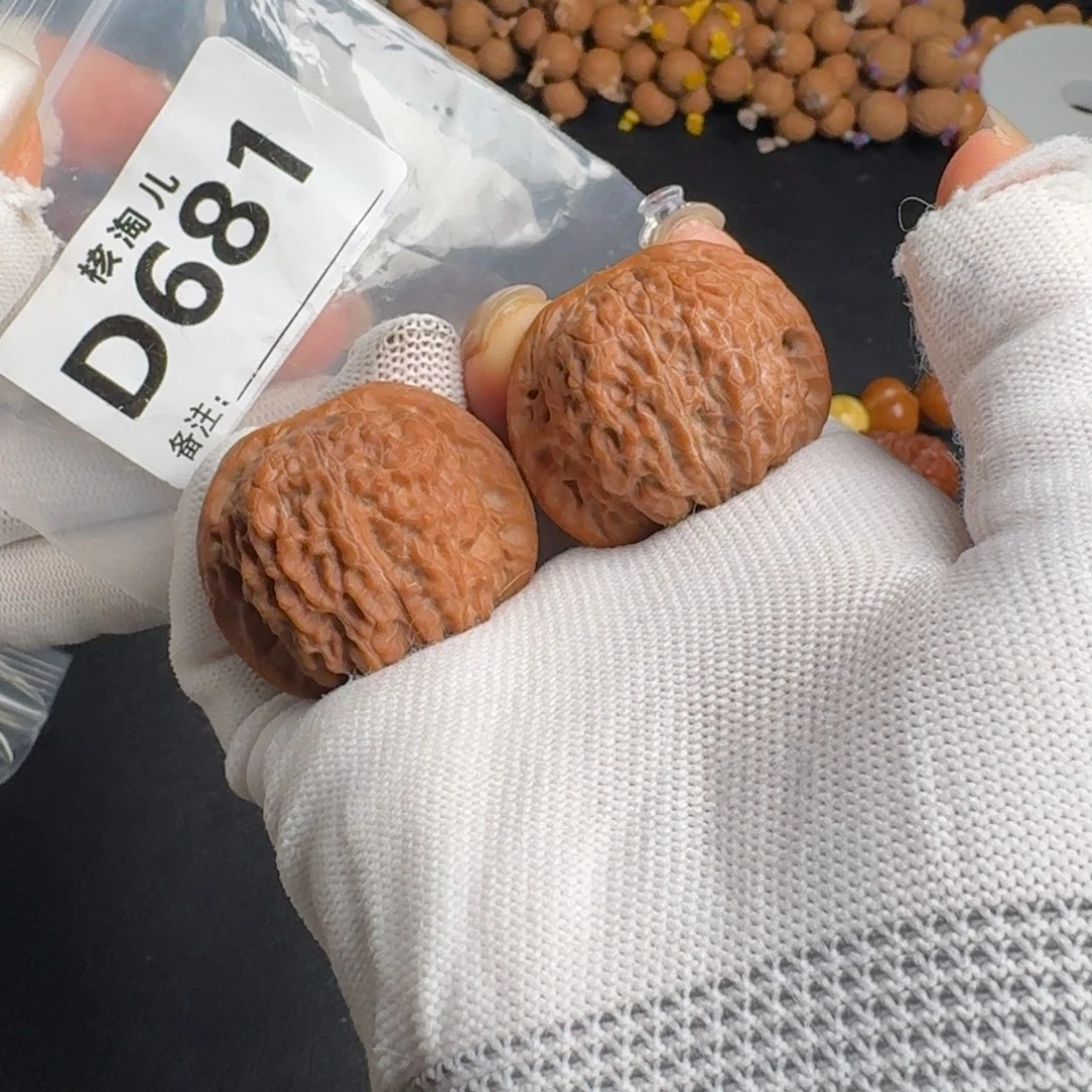 X***文玩核桃把件38血麒麟D681