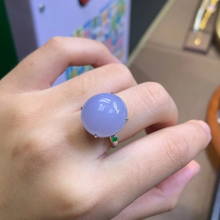 玛***羔翡翠18K金镶嵌颈饰翡翠