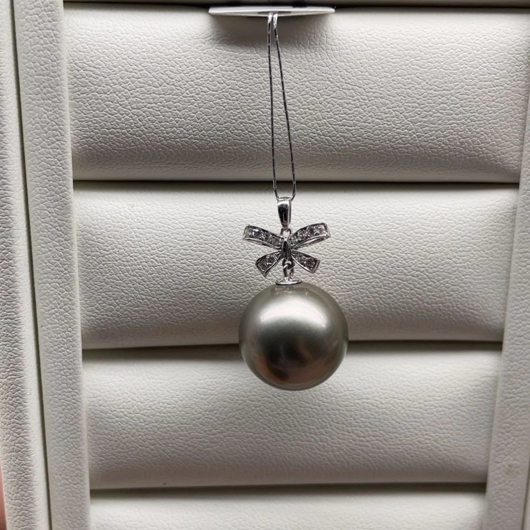 18K金镶嵌海水珍珠颈饰13.9mm