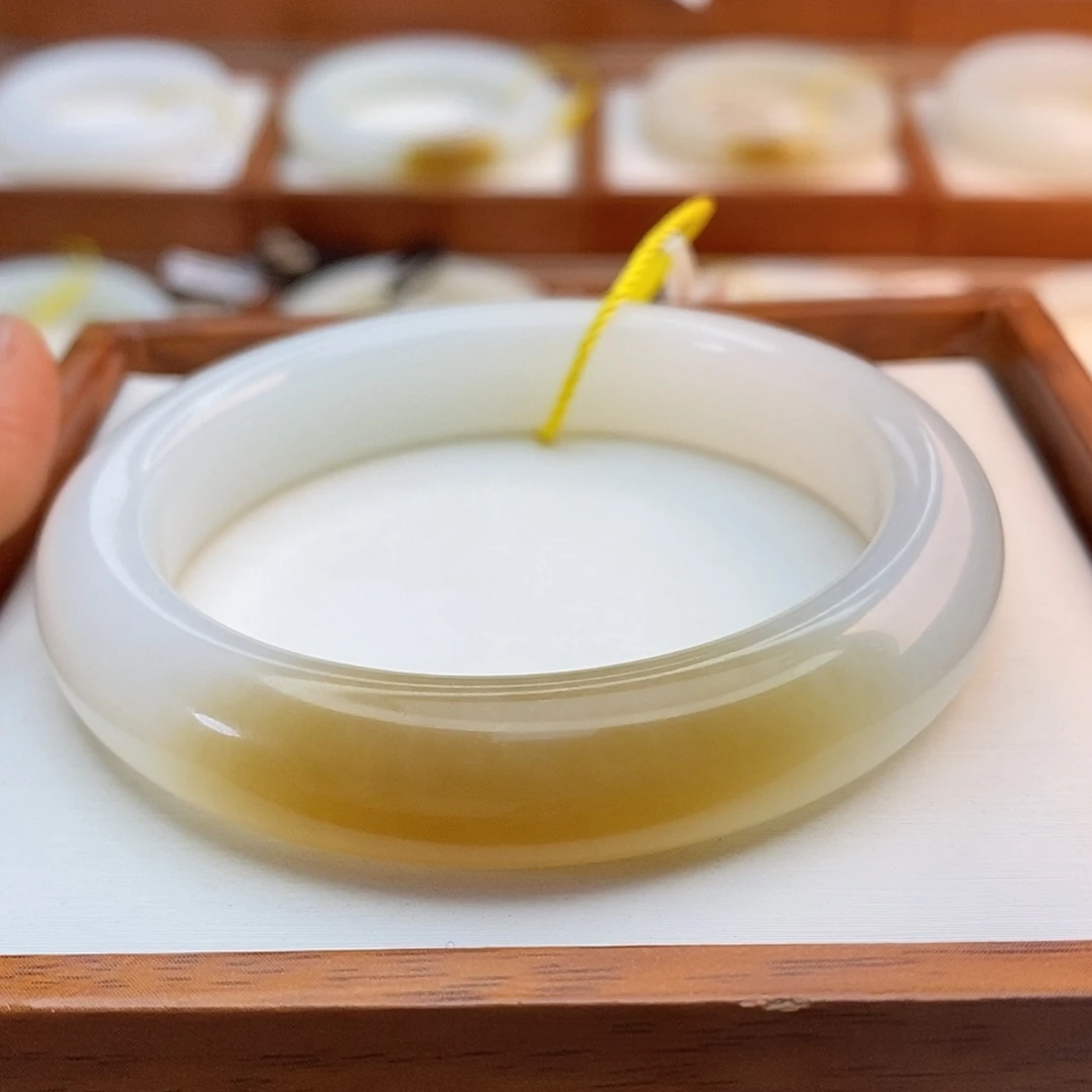 和田玉（糖玉）未镶嵌手链