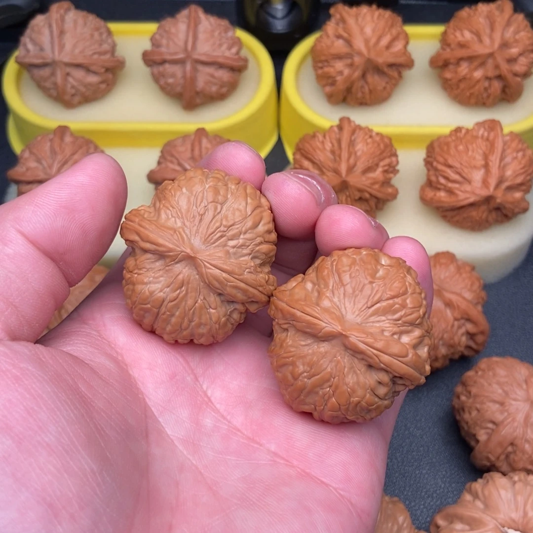 文玩核桃把件粗棱平底锅38