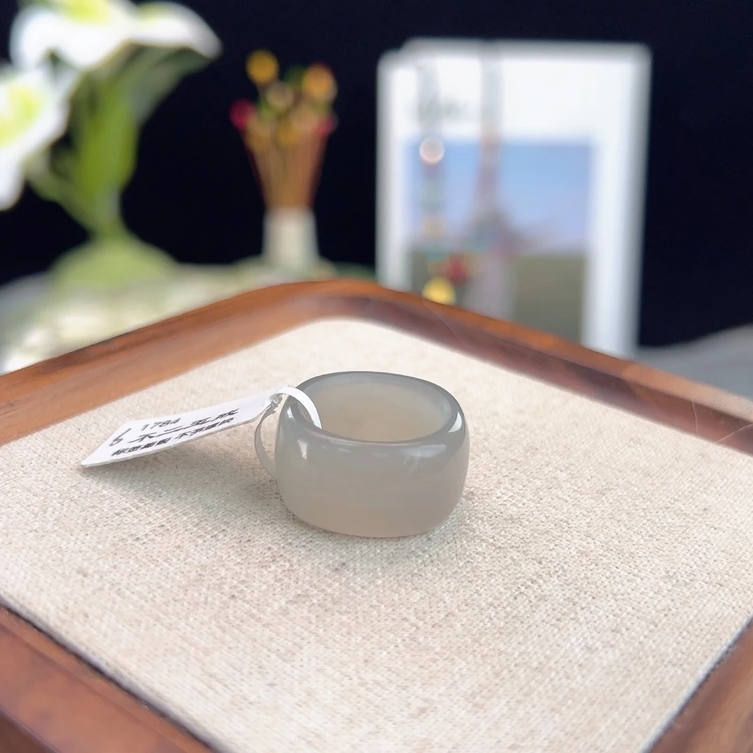 和田玉（糖玉）未镶嵌戒指N4烟灰方圆直径16.7不退换