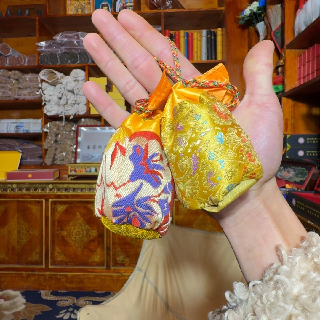 香包两个 颜色随机好好好好好好