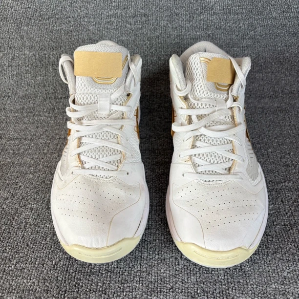 42.5码 v16 篮球鞋