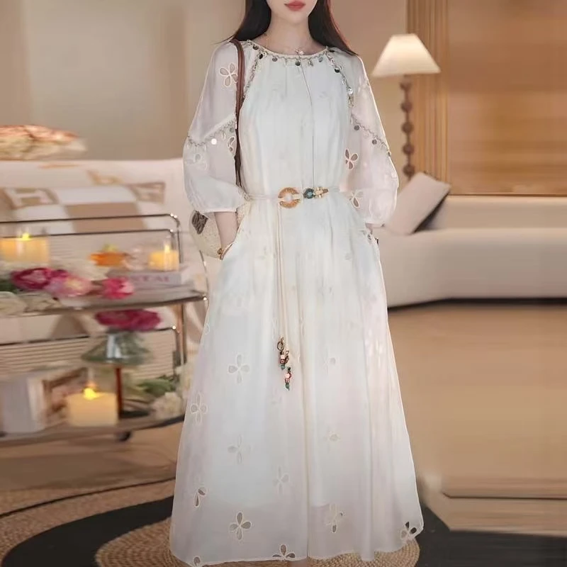 法式设计感泡泡袖珠片刺绣镂空连衣裙2025新款收腰显瘦长裙子A378