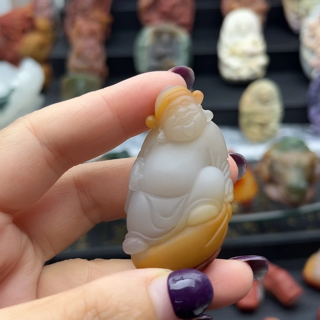 颈饰未镶嵌石英质玉