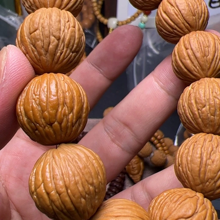 猴头核桃吊坠看看咯