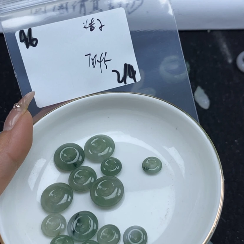 【闪购商品】翡翠颈饰未镶嵌桔*吖