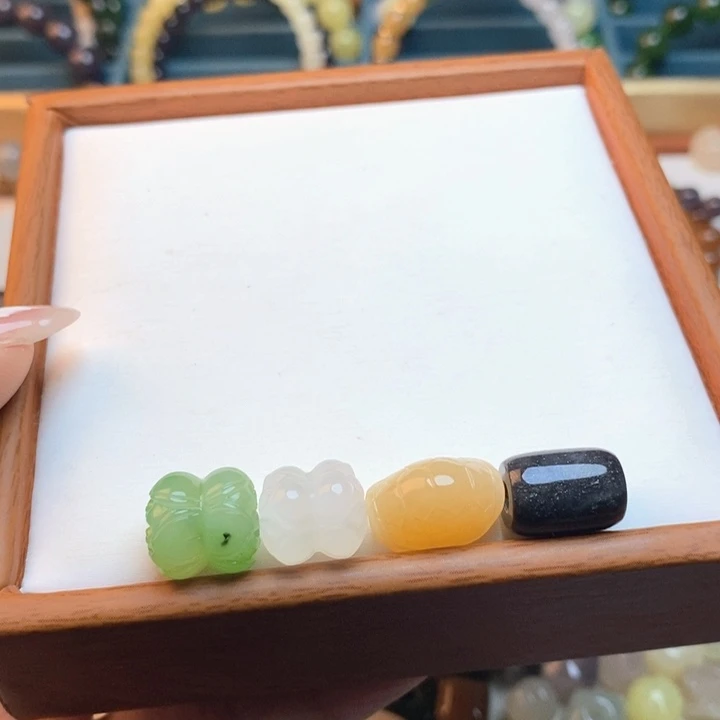 ****_未镶嵌手链和田玉