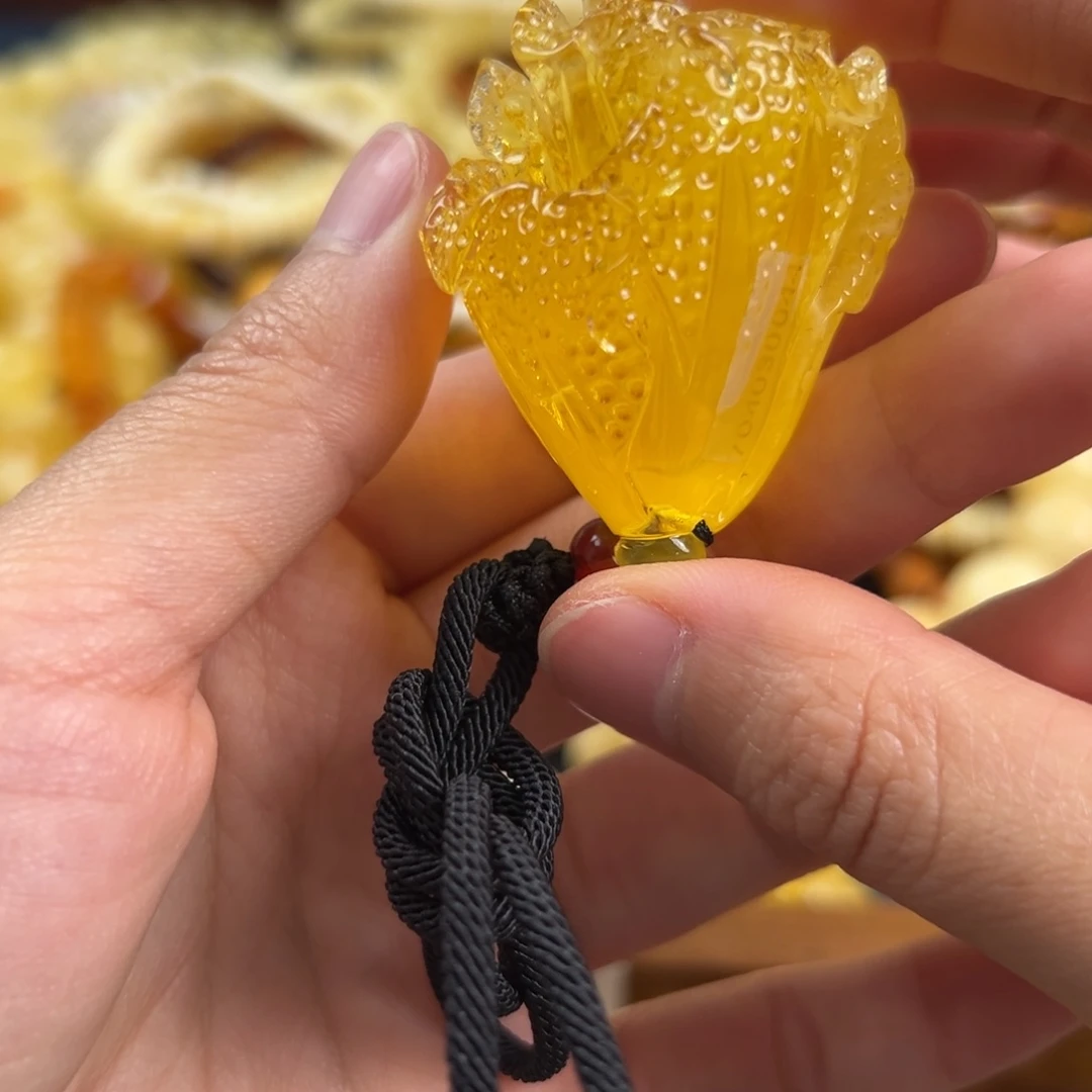 未镶嵌琥珀珠宝奇石