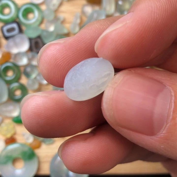 定制翡翠未镶嵌挂件