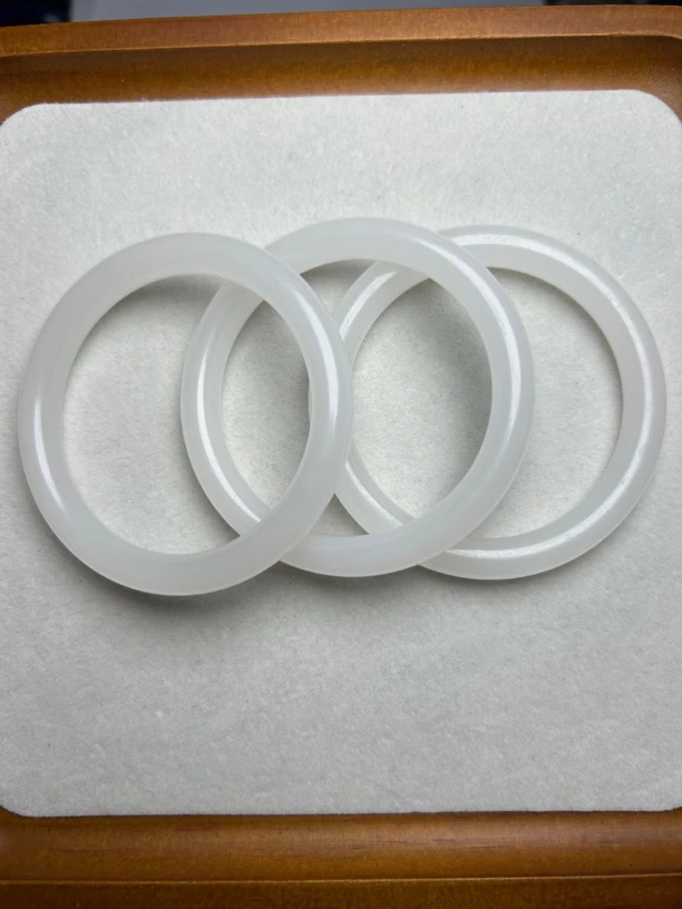 天然玛瑙白月光手镯多样性发货拍一发一