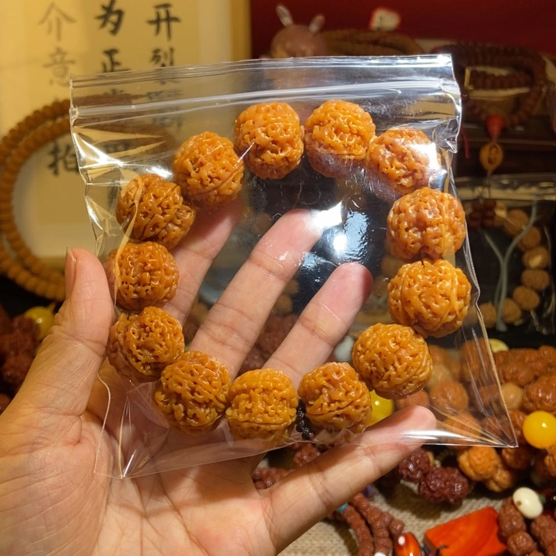 金刚菩提吊坠235半玉化素一物一图