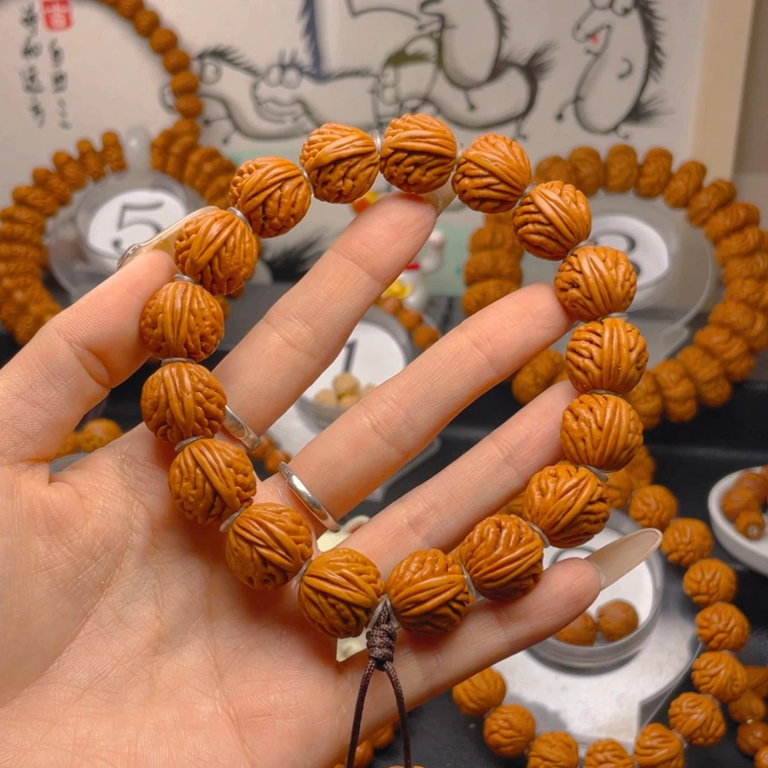 文玩核桃吊坠刺龙