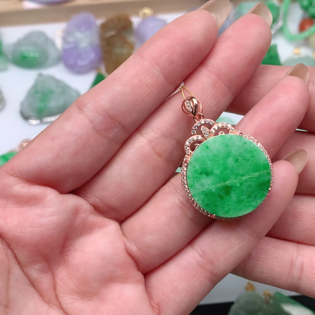 吊坠(不含链)未镶嵌翡翠