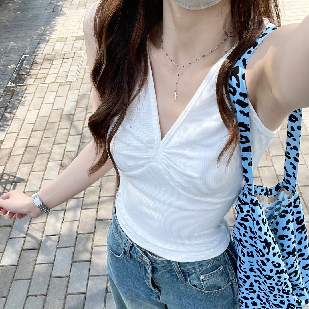 法式纯欲辣妹气质褶皱V领吊带背心女夏季新款修身显瘦小个子上衣