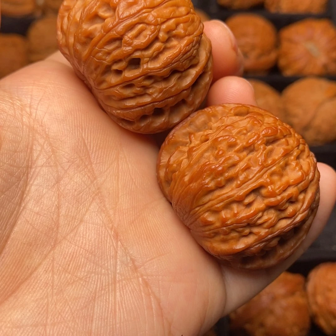 文玩核桃把件秦岭野生核桃